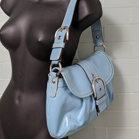 New Coach patent leather purse. Blue with buckle - Picture 2 of 16